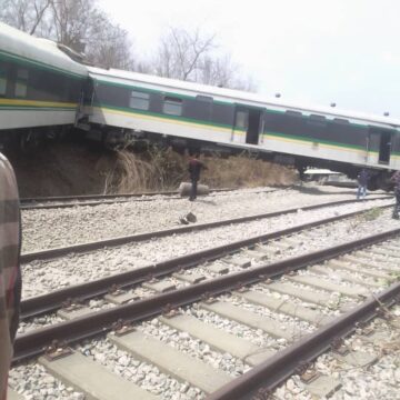 Passengers left stranded as Train derails In Kogi