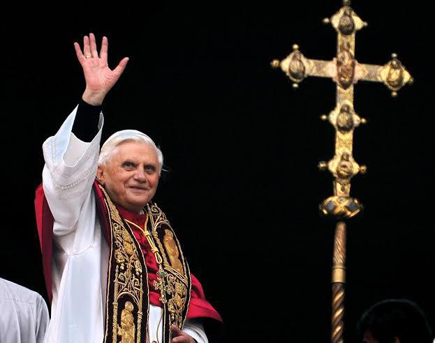 Pope Benedict XVI dies