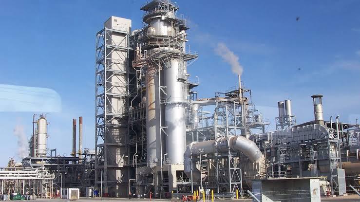 President Buhari to commission Dangote Refinery January 24